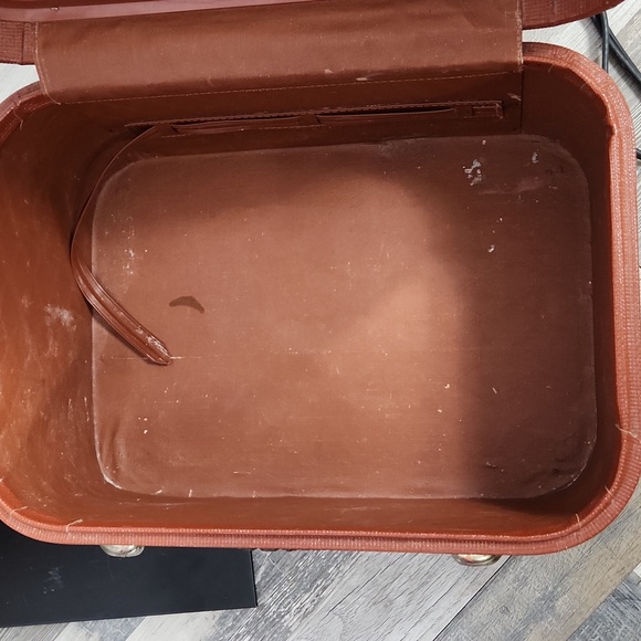 Vintage Lady Baltimore Vanity Train Case - Picture 8 of 16